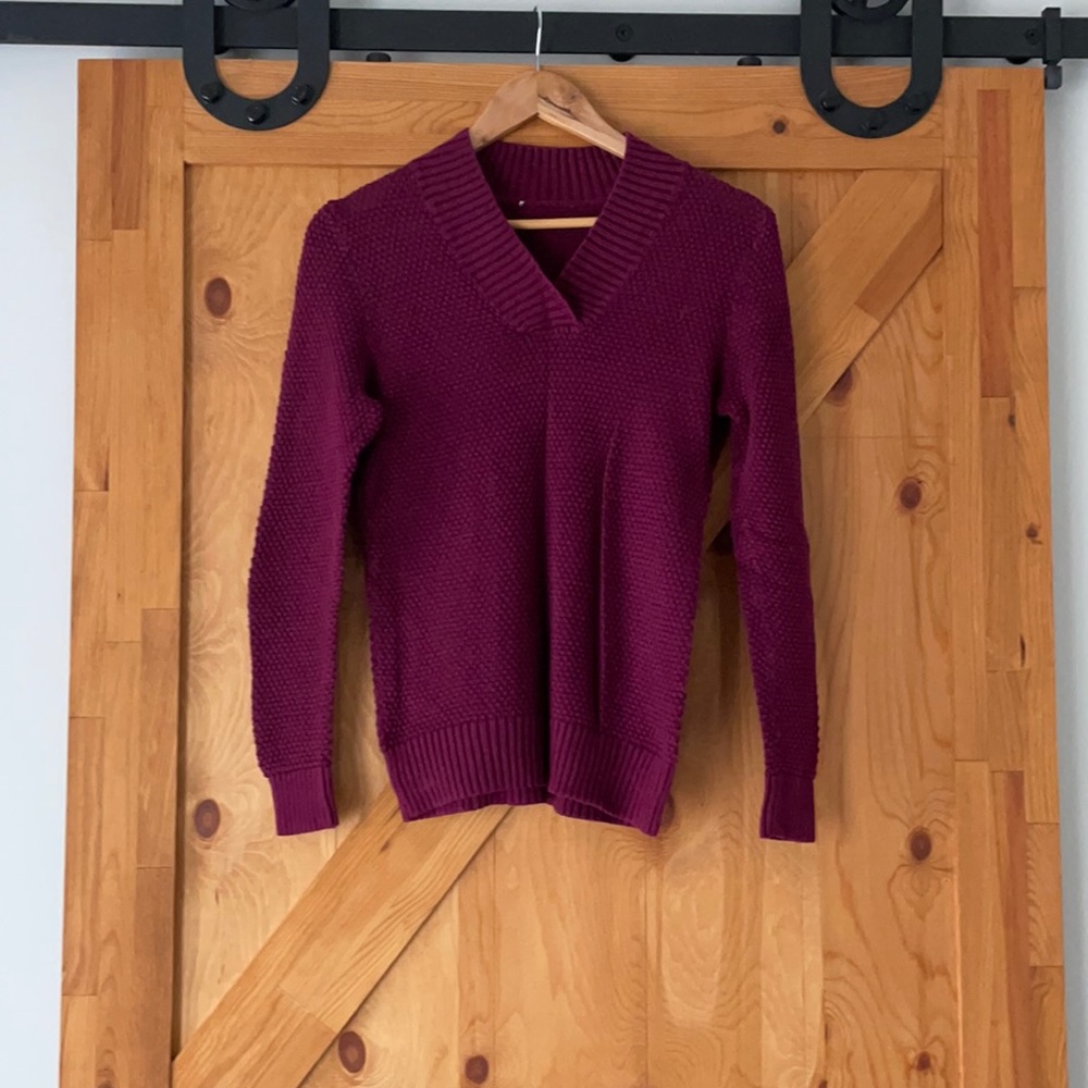 BURGANDY SWEATER